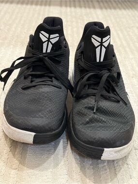 Nike Mamba Focus Basketball Shoe Mens 13 Black White AJ5899-002 Kobe Bryant Low